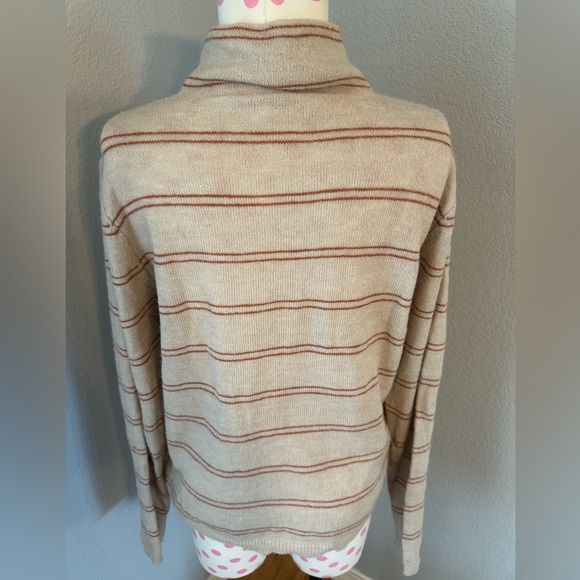 Cozy, soft boutique turtleneck sweater ♥️🧡 - Picture 2 of 7